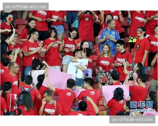 NCAA“冰冻四强”赛场花絮：密歇根大学球迷的客场助威方阵